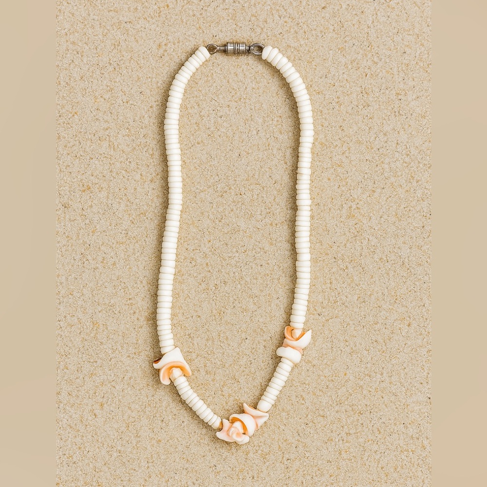 Vintage 1983 Kauai Hawaii Puka Shell Necklace Pink Conch 16” NOS